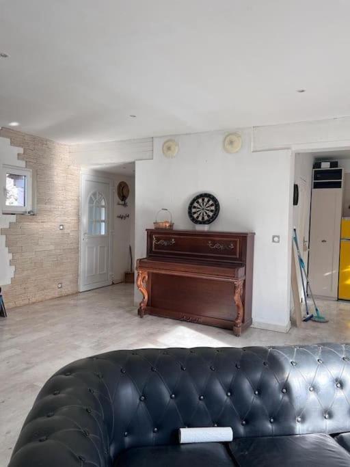 סין Maison Type 4 Et Jardin Spacieux מראה חיצוני תמונה